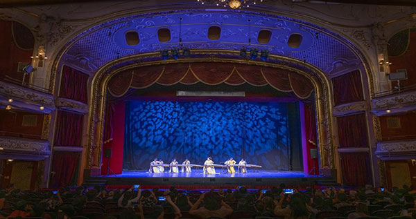 2024匈牙利青少年國際音樂會節(jié)目《戰(zhàn)臺風》表演舞臺現(xiàn)場。兒促會藝教委供圖