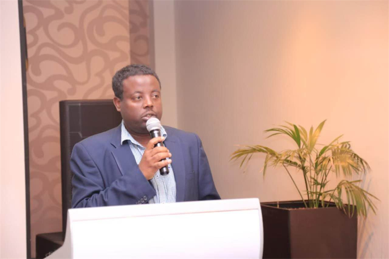 圖為埃塞俄比亞亞的斯亞貝巴大學(xué)政策研究員巴盧·德米西。受訪者供圖