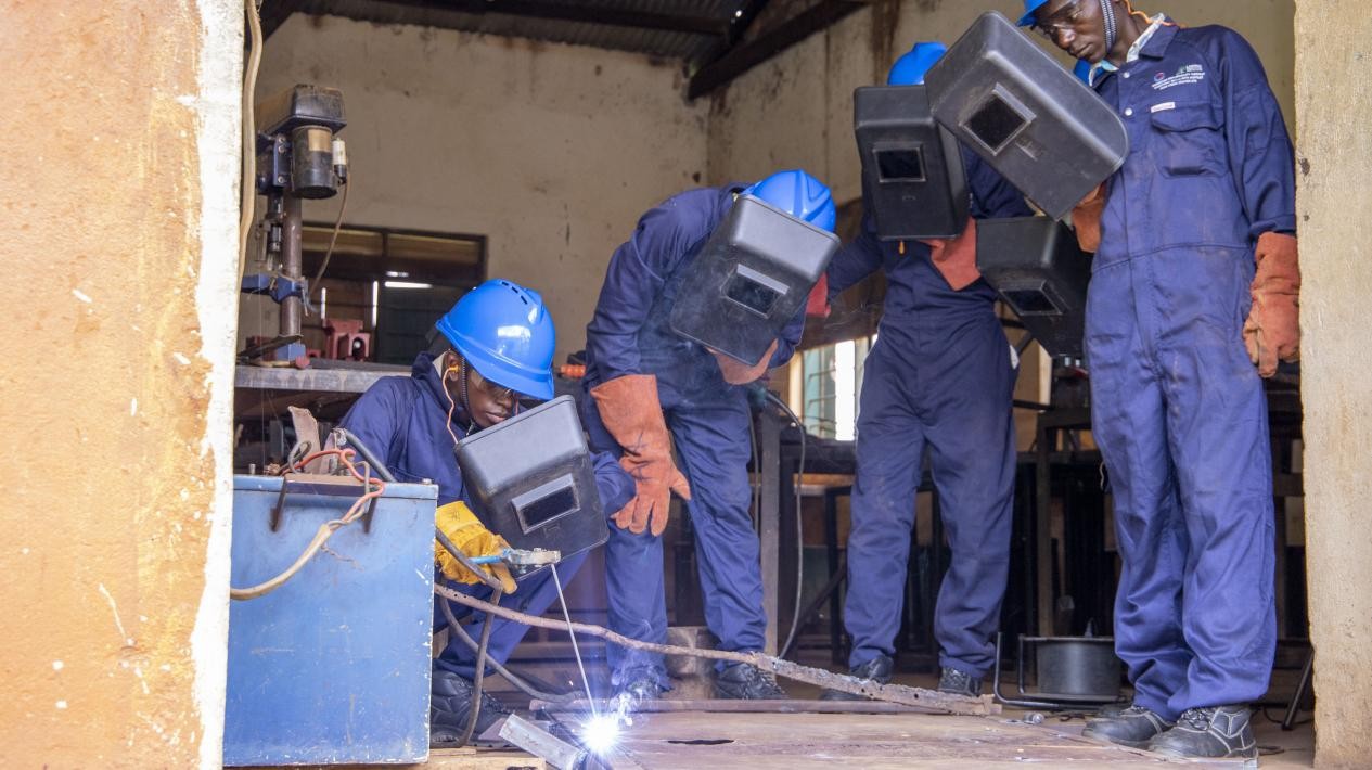 納迦與其他青年在接受技能培訓(xùn)。田雨攝