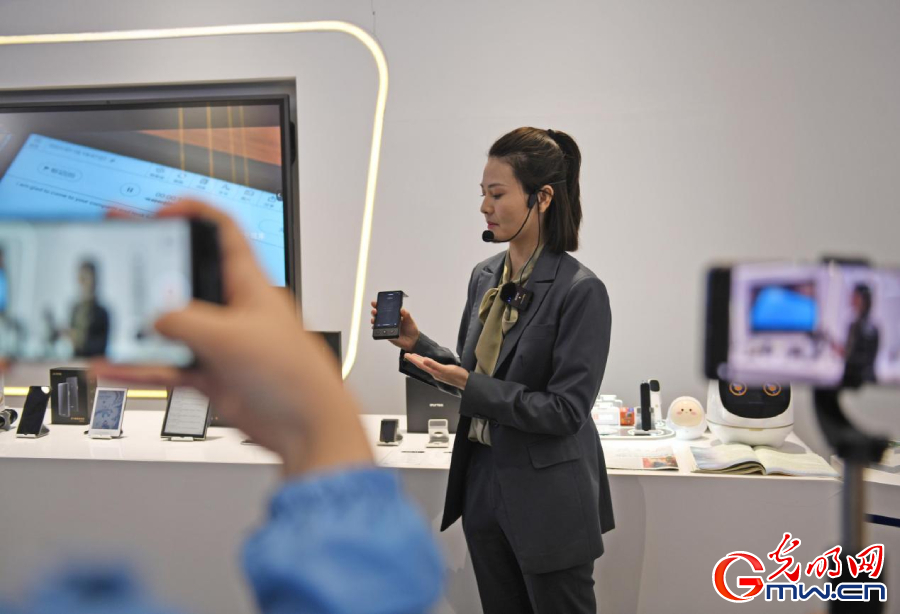 組圖丨AI、網(wǎng)絡安全、跨境電商……數(shù)字經(jīng)濟如此 “陜”耀