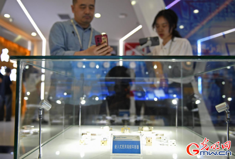 組圖丨AI、網(wǎng)絡安全、跨境電商……數(shù)字經(jīng)濟如此 “陜”耀