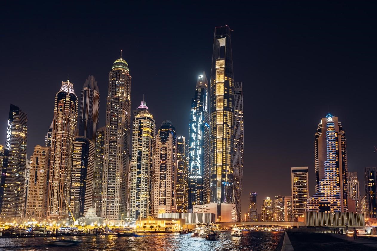 瑪瑞納地區(qū)夜景。中鐵十八局供圖