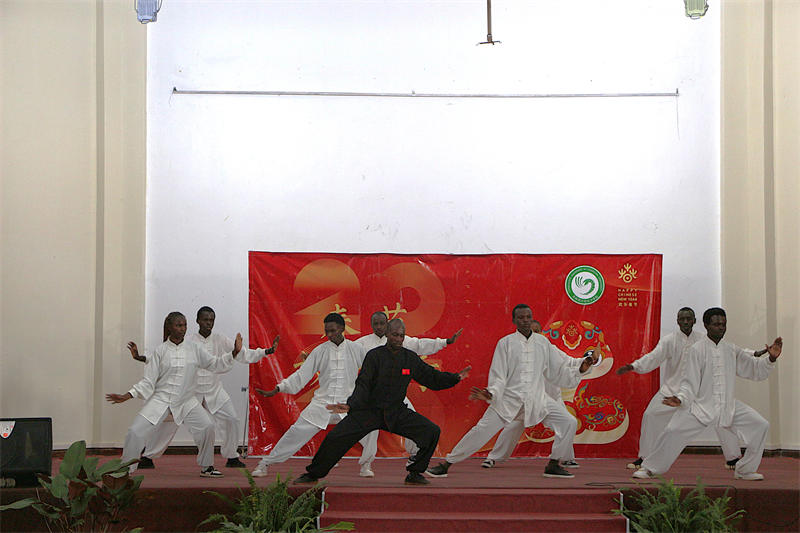 卡巴拉克大學(xué)春節(jié)體驗(yàn)活動(dòng)。埃格頓大學(xué)孔子學(xué)院供圖