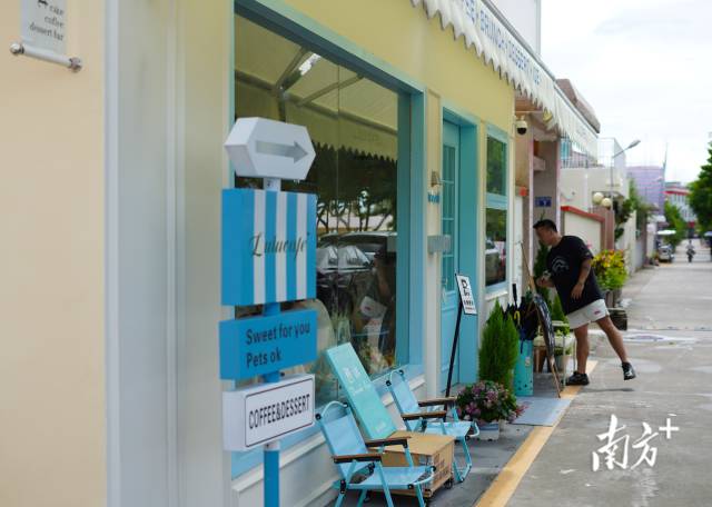 崖口村的網(wǎng)紅咖啡店。