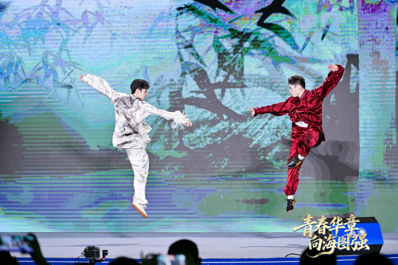 全運(yùn)健兒劉德文、紀(jì)豪（左）帶來“青春有我”的澎湃活力。主辦方供圖