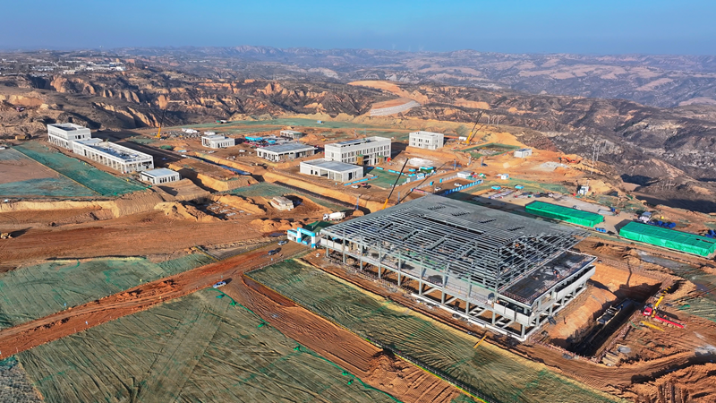 正在建設(shè)的府谷府州機(jī)場(chǎng)。朱鑫攝