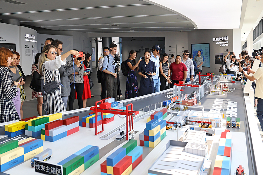 時(shí)政微觀察丨再次考察西部陸海新通道，總書記提出新要求