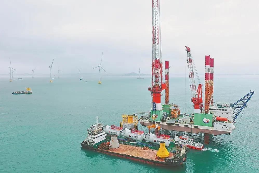 福能集團(tuán)曾是“一煤獨(dú)大”的老國企，近年來積極轉(zhuǎn)型，布局新能源、新材料、醫(yī)療健康等領(lǐng)域。圖為福能集團(tuán)三川海上風(fēng)電項目。（資料圖片）