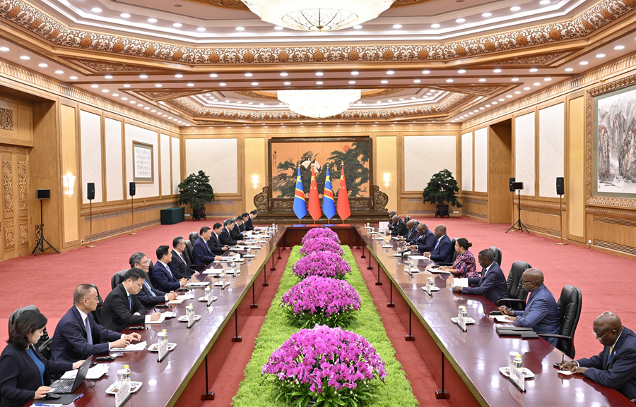 9月2日上午，國(guó)家主席習(xí)近平在北京人民大會(huì)堂會(huì)見來華出席中非合作論壇北京峰會(huì)的剛果（金）總統(tǒng)齊塞克迪。