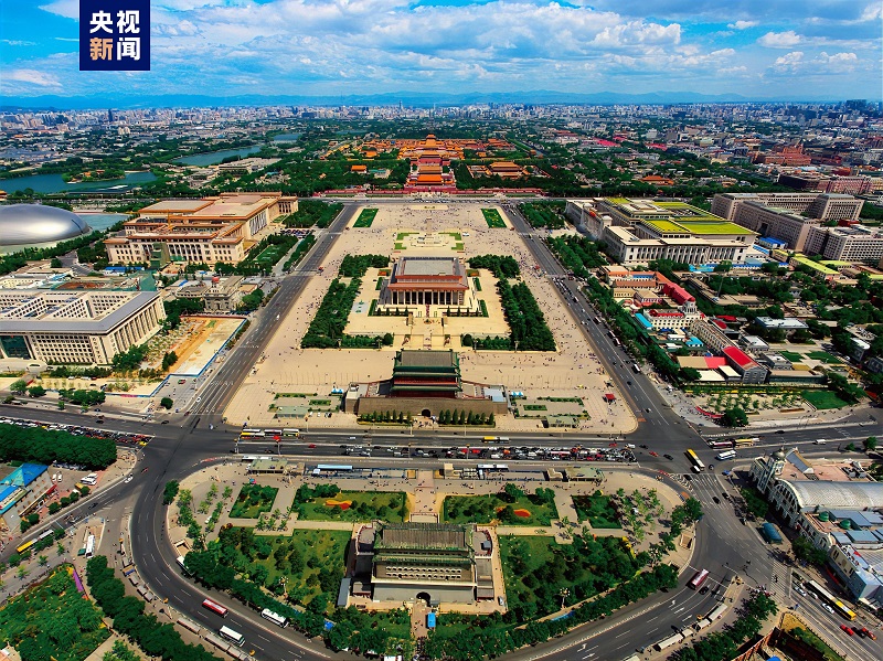 △全長7.8公里的北京中軸線上，分布有鐘鼓樓、景山、故宮等15處遺產(chǎn)構(gòu)成要素。