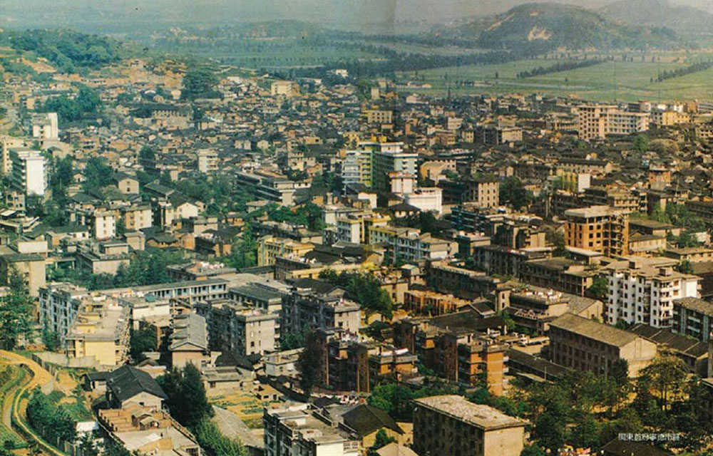 1988年寧德城區(qū)風(fēng)貌。（圖源：《習(xí)近平在寧德》）