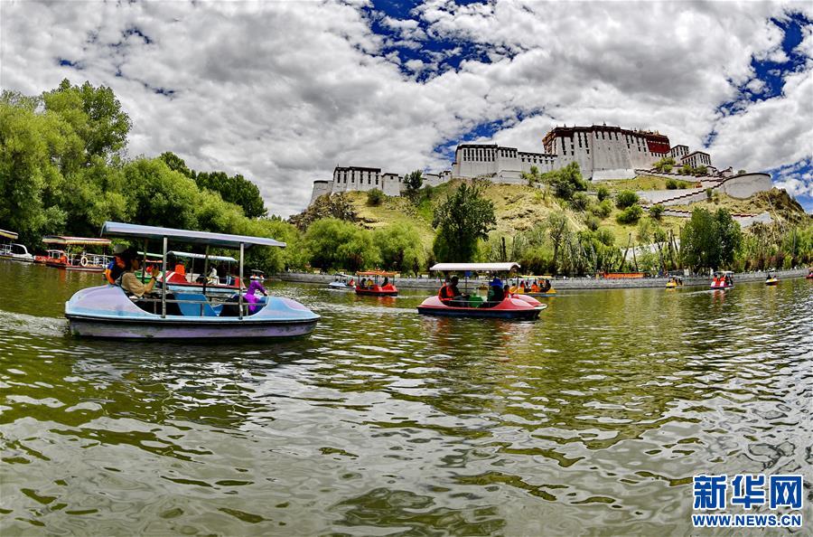 (新華視界)(1)拉薩:龍王潭公園迎游客