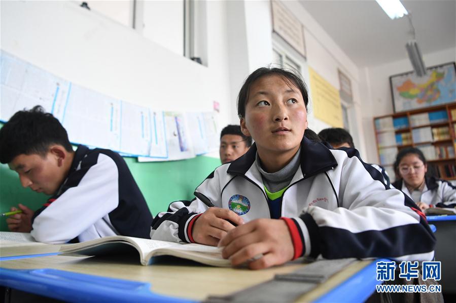 （體育·專題）（21）足球——踢球吧！草原女孩