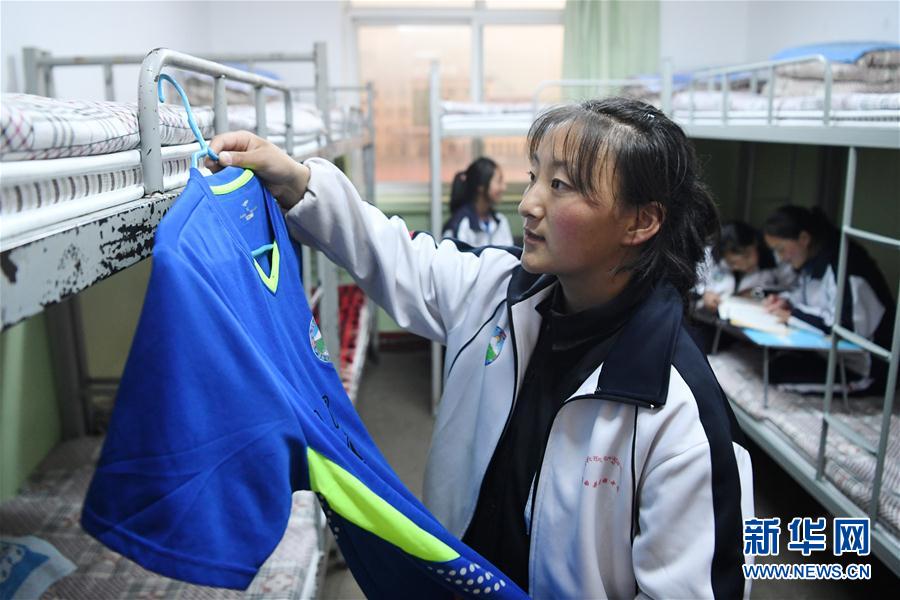 （體育·專題）（24）足球——踢球吧！草原女孩