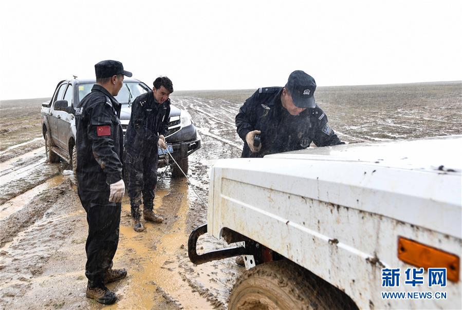 （圖文互動(dòng)）（4）記者手記：可可西里，“挪”向“藏羚羊大產(chǎn)房”的14個(gè)半小時(shí)