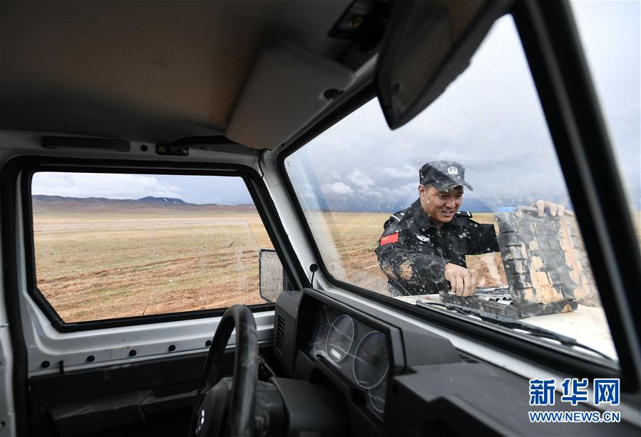 （圖文互動(dòng)）（2）記者手記：可可西里，“挪”向“藏羚羊大產(chǎn)房”的14個(gè)半小時(shí)