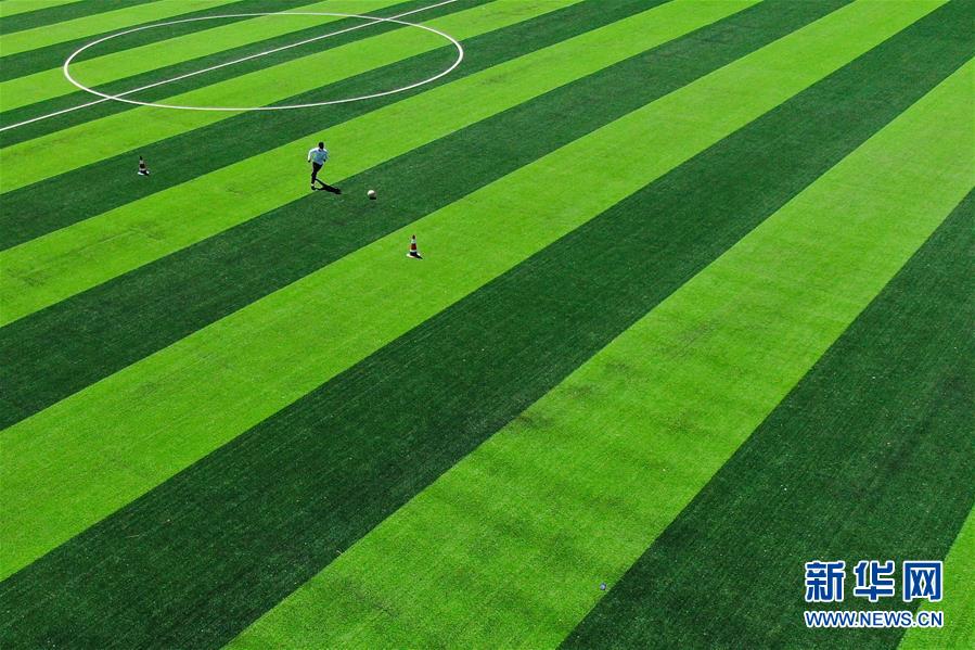 （走向我們的小康生活）（5）青?，敹啵狐S河源的幸福村