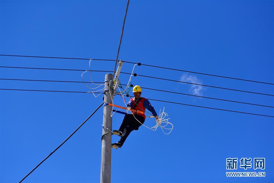 （走向我們的小康生活）（7）青?，敹啵狐S河源的幸福村