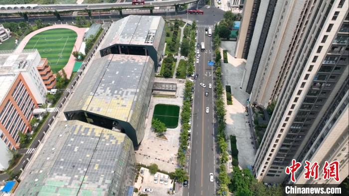 匯泉路社區(qū)一角?！「呒午?攝