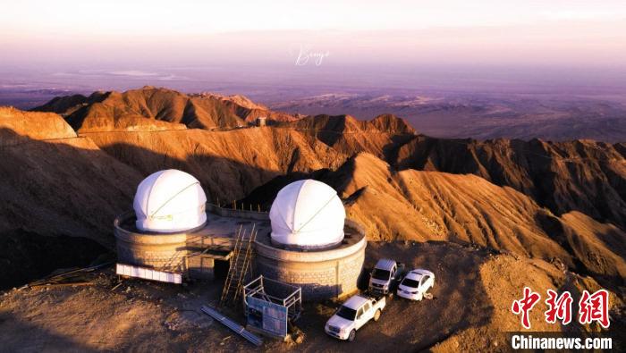 圖為青海冷湖賽什騰山天文臺址日落?！『槲腻?攝