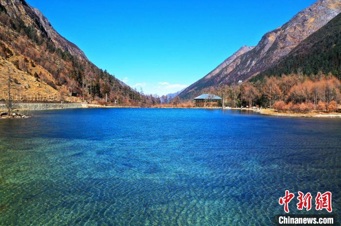 畢棚溝景區(qū)風(fēng)光?！“苍?攝