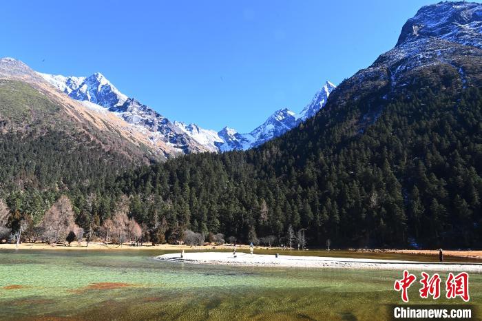 畢棚溝景區(qū)風(fēng)光?！“苍?攝