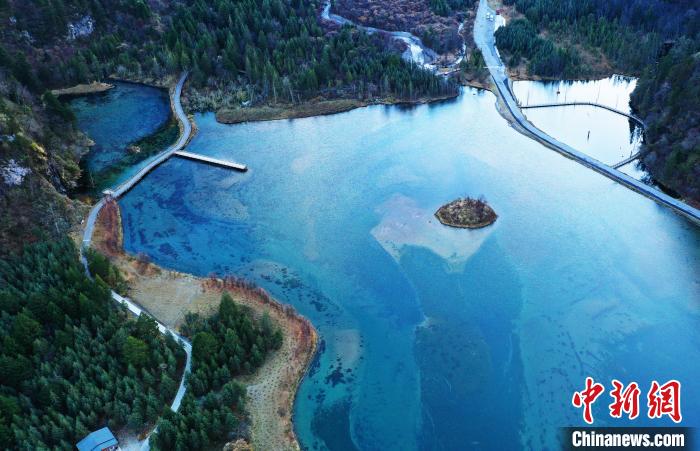 畢棚溝景區(qū)風(fēng)光?！“苍?攝