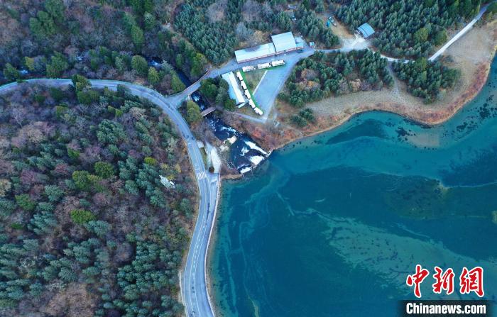 畢棚溝景區(qū)風(fēng)光。　安源 攝