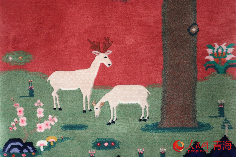    精美的藏毯。人民網(wǎng) 況玉攝
