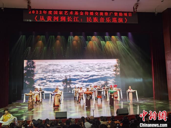 圖為演出現(xiàn)場(chǎng)。　潘雨潔 攝