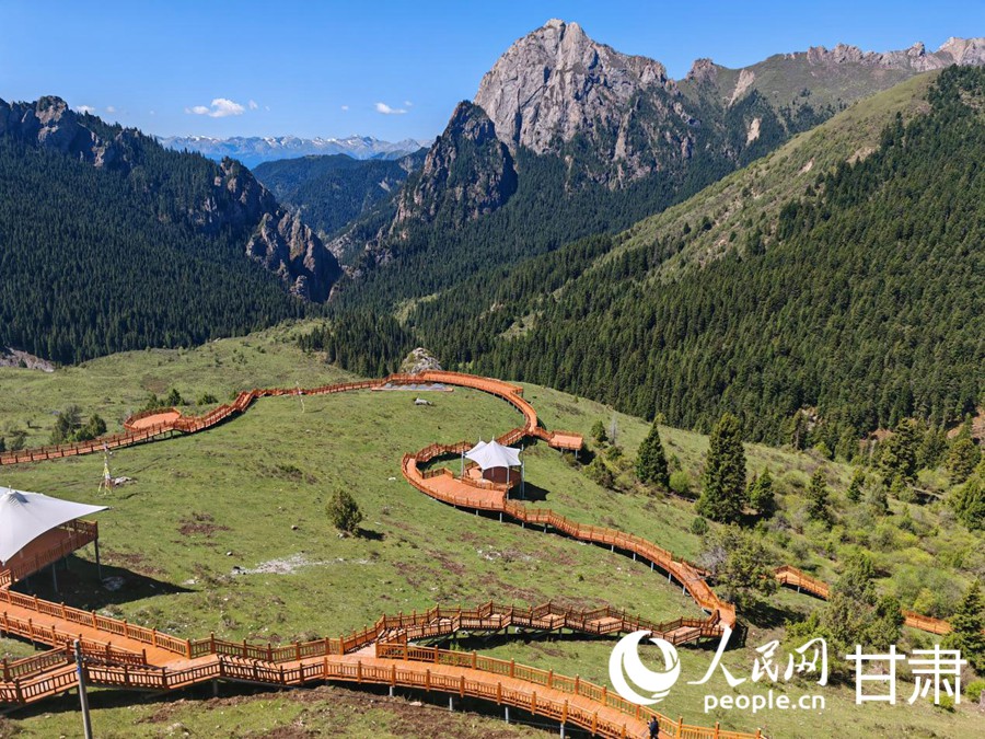 最美自駕公路——江迭公路沿途美景。人民日報記者 銀燕攝