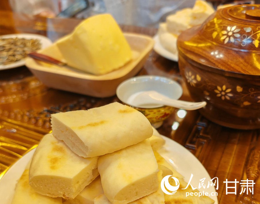 藏式餐點。人民日報記者 銀燕攝