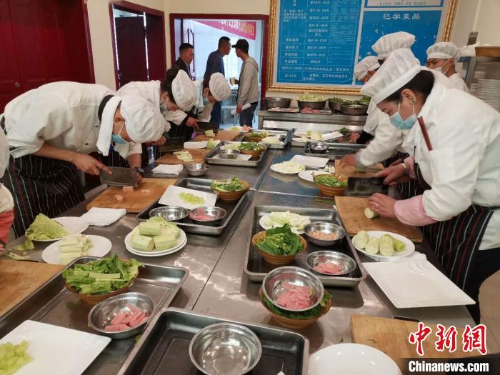 拉薩聚焦高校畢業(yè)生、農牧民就業(yè)任務指標均超額完成