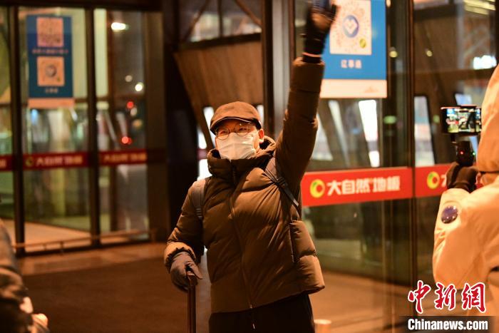 1月9日晚剛到沈陽?！¤F西區(qū)委宣傳部 攝