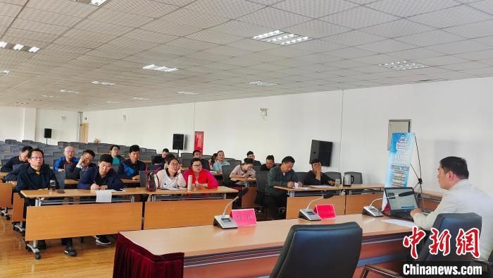 圖為培訓(xùn)會(huì)現(xiàn)場(chǎng)?！∝暽＠?攝