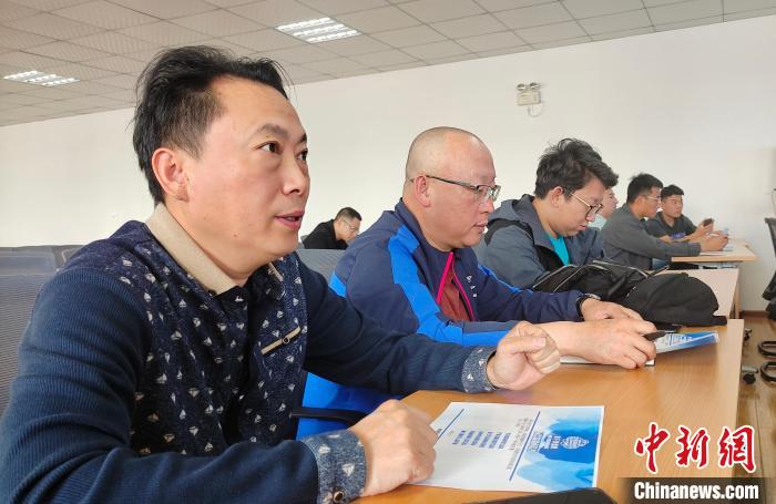 圖為培訓(xùn)會(huì)現(xiàn)場(chǎng)?！∝暽＠?攝