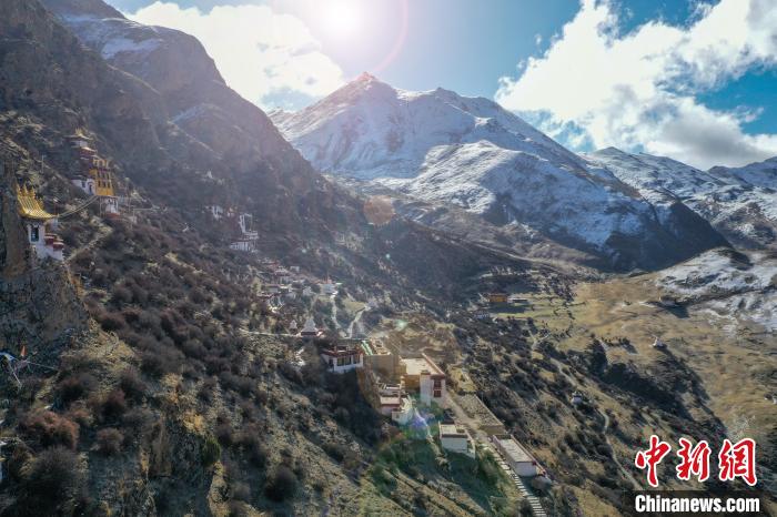 資料圖為拉薩市達孜區(qū)境內的扎葉巴寺?！∝暩聛硭?攝