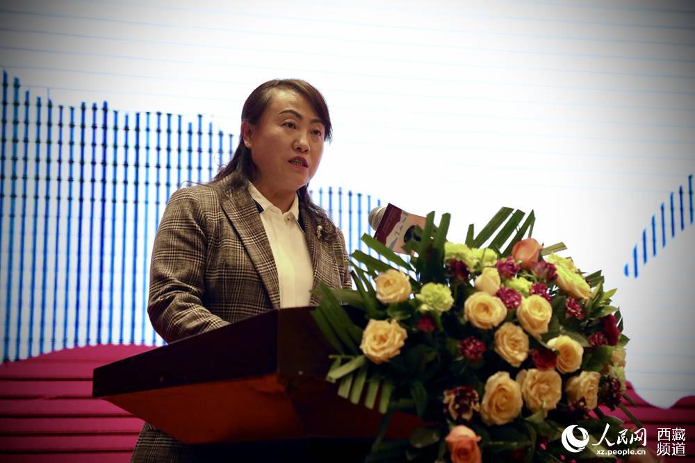 拉薩市旅游發(fā)展局相關(guān)負責人發(fā)言。人民網(wǎng) 次仁羅布攝