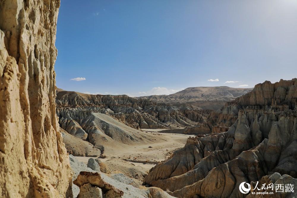 傍晚的札達(dá)土林。人民網(wǎng) 李海霞攝