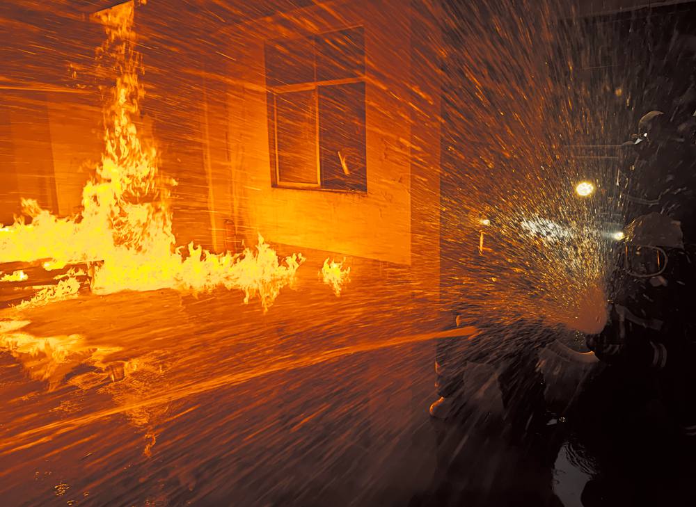 滅火救援演練，畫面震撼。