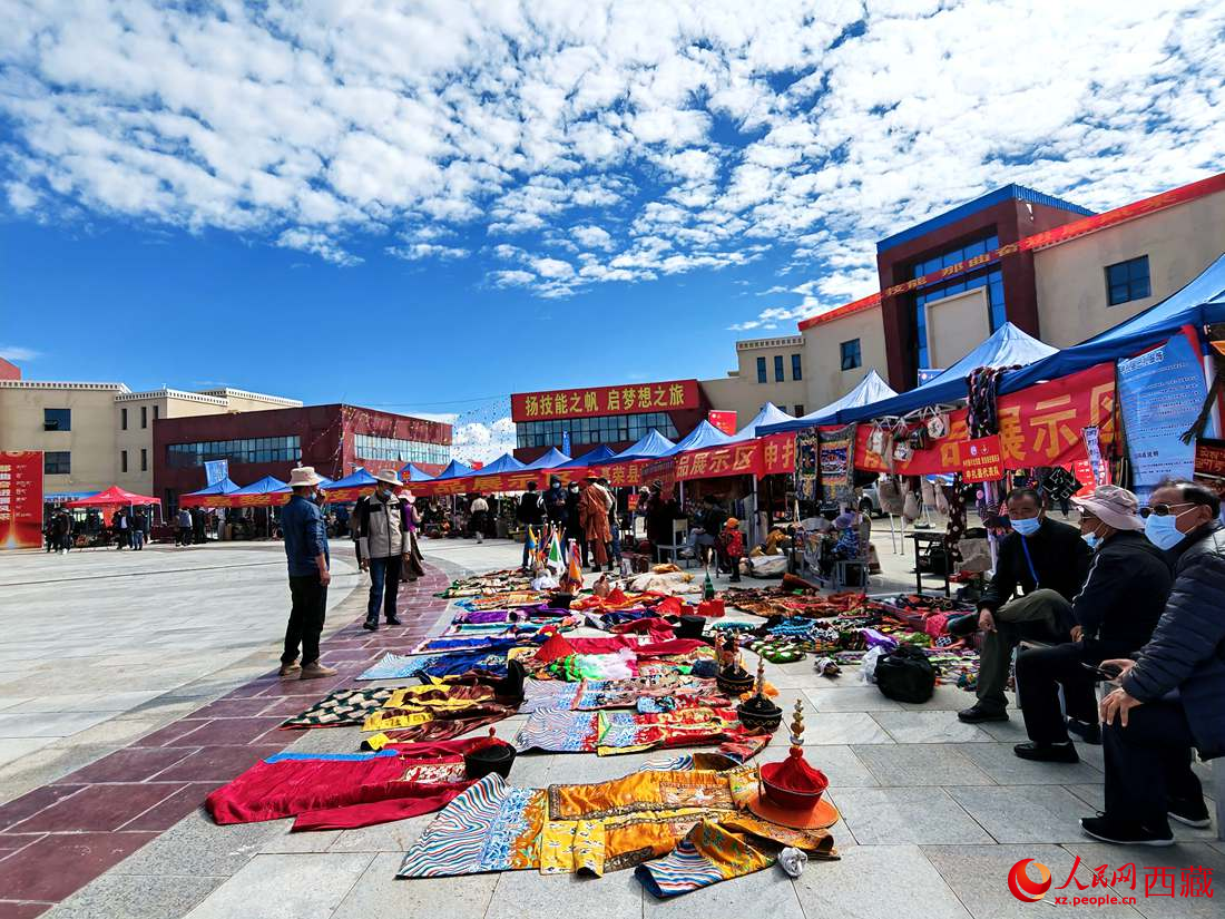 農(nóng)牧民通過(guò)新技能增收。人民網(wǎng) 李海霞攝