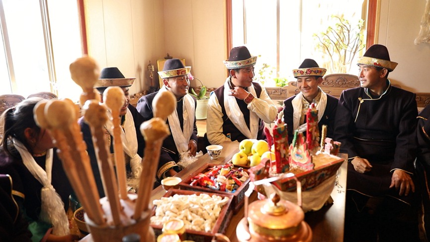 齊聚一堂，迎“古突”之夜。