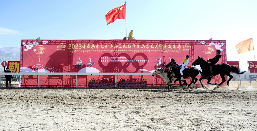 藏歷新年，精彩的馬術(shù)表演。潘多攝