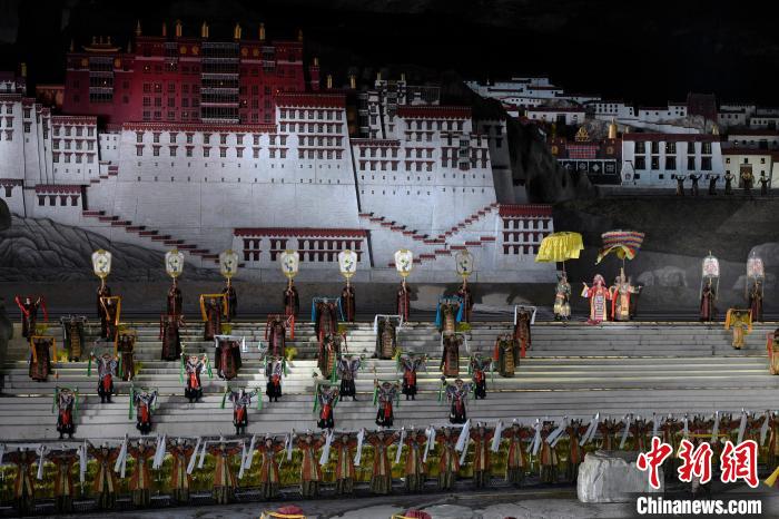 3月17日，西藏拉薩，《文成公主》大型史詩劇演出現(xiàn)場(chǎng)?！±盍?攝