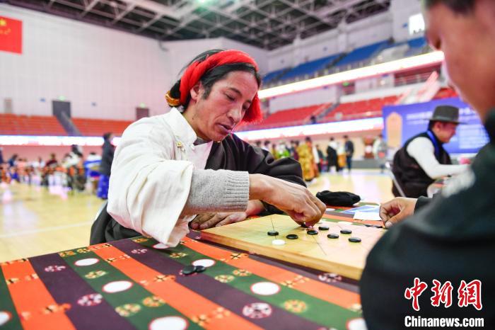 圖為比賽現(xiàn)場。　貢嘎來松 攝