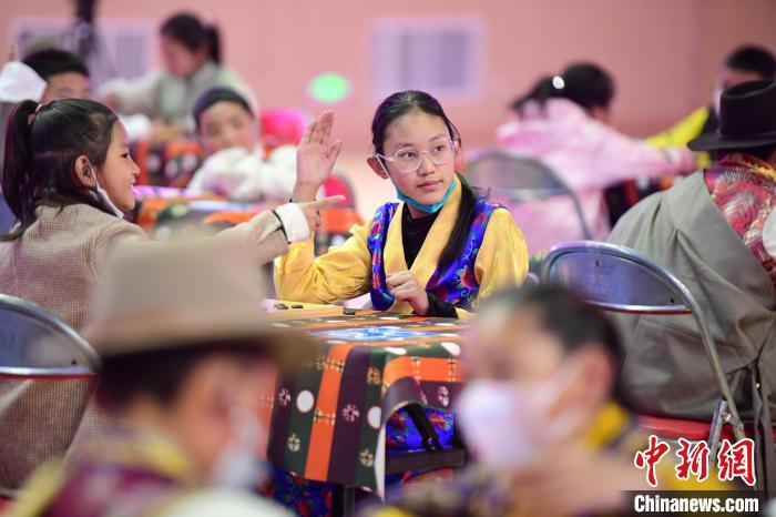 圖為比賽現(xiàn)場?！∝暩聛硭?攝