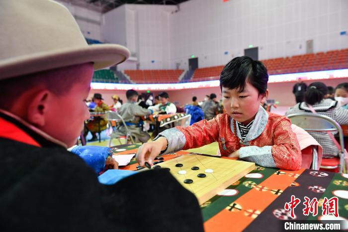 圖為比賽現(xiàn)場。　貢嘎來松 攝