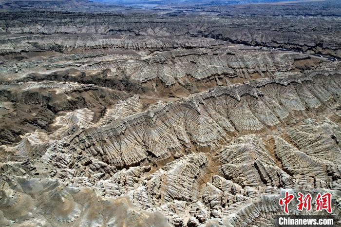 4月5日，西藏阿里札達(dá)土林。(無人機(jī)照片) 李林 攝
