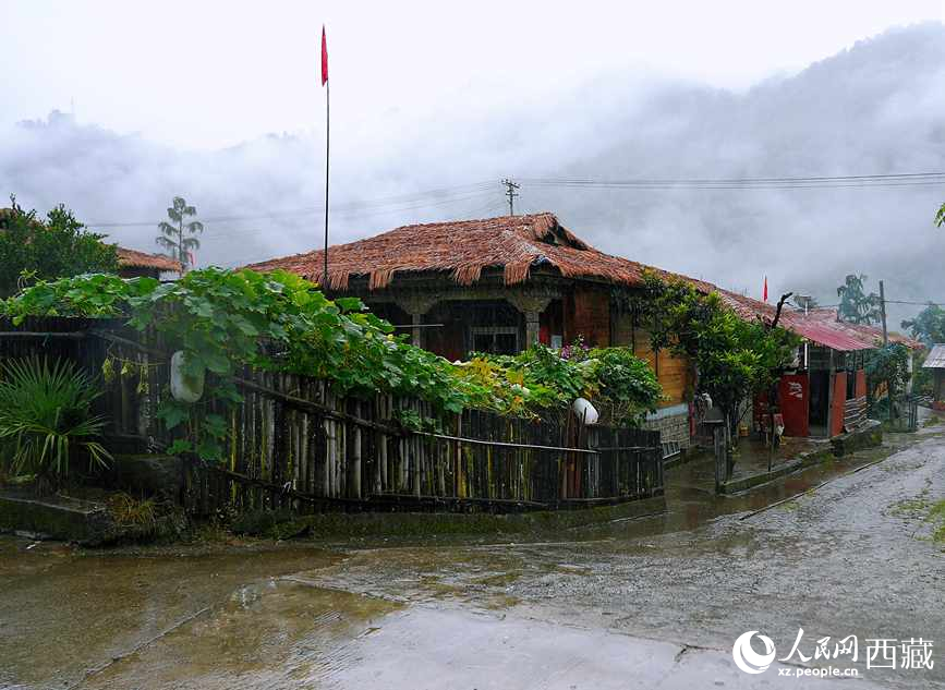 門(mén)巴族的特色庭院。