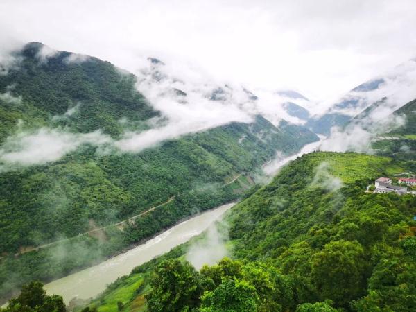 幾代建設(shè)者，歷經(jīng)半個多世紀完成！這是一條怎樣的公路？